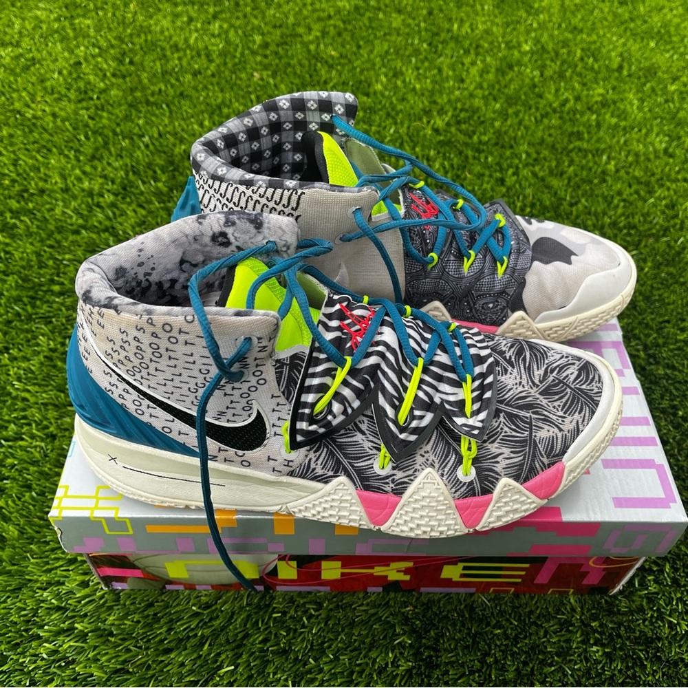 KYBRID S2 Nikes US 11’s
